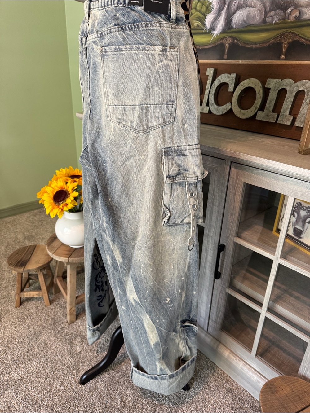 Smoke RIse RED Embroidered Acid-Wash Curvy Cargo Jeans in Blue NWT  Sz XL - Picture 6 of 14